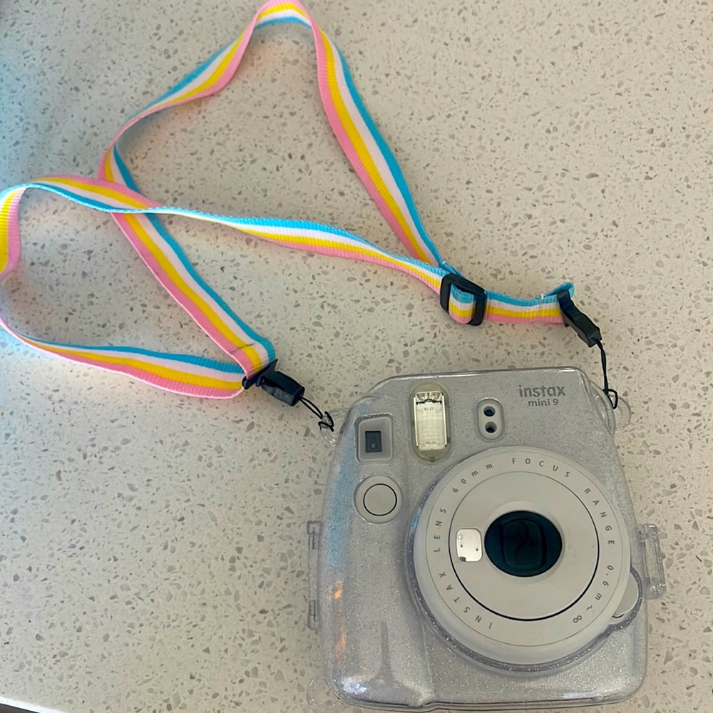 Instax Mini Polaroid Camera like new.
